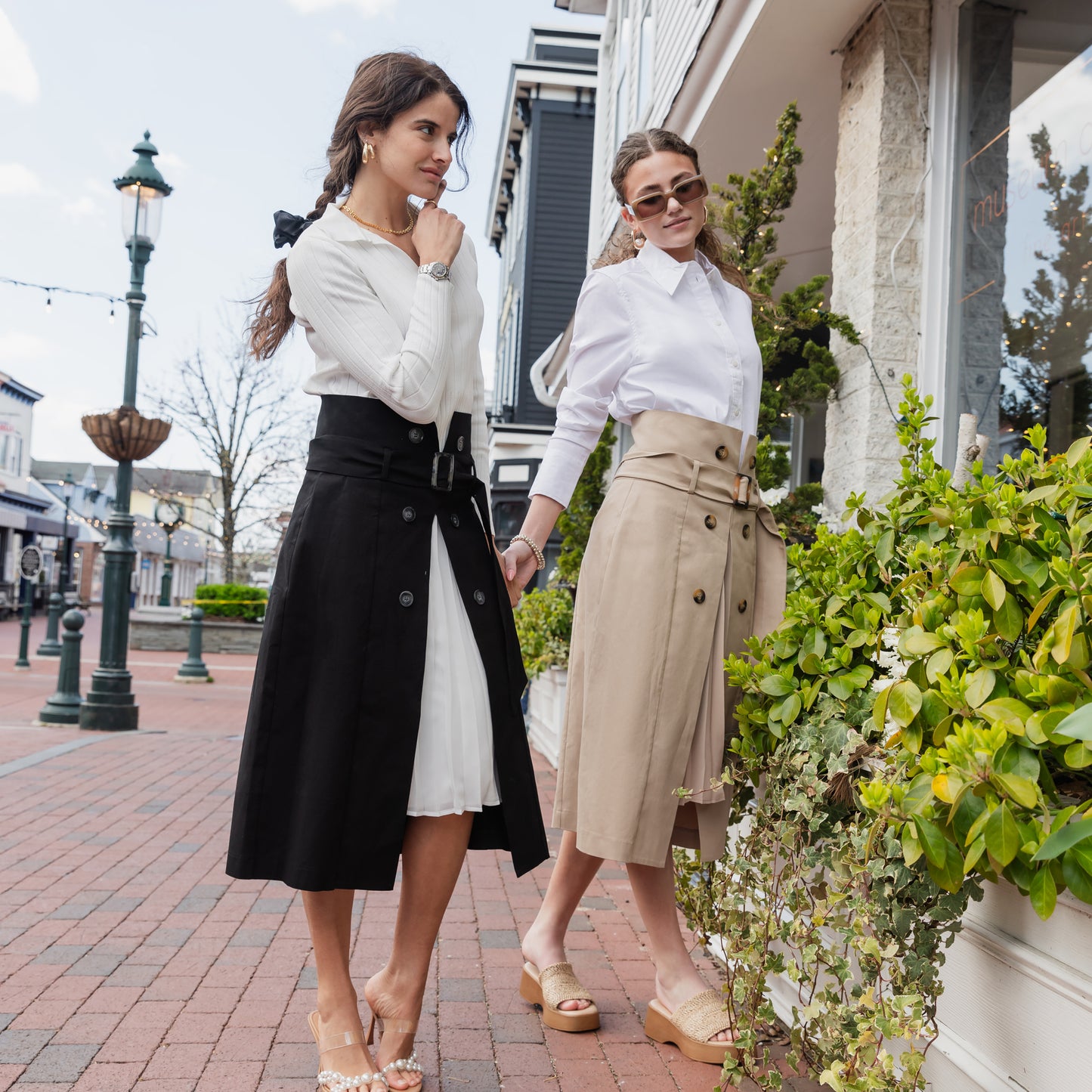 Corolla Skirt Black